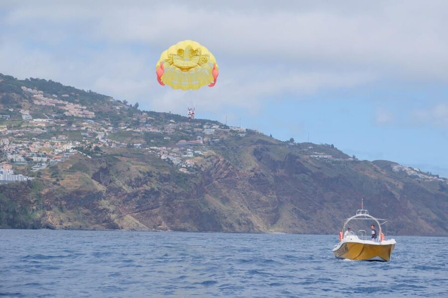 Funchal: Parasailing Tour on the Coast of Madeira Island - Safety, age limits, and weather