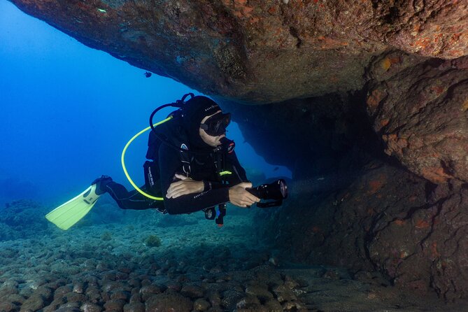 Funchal: Scuba Diving Experience for Beginners - Reaching the private reef