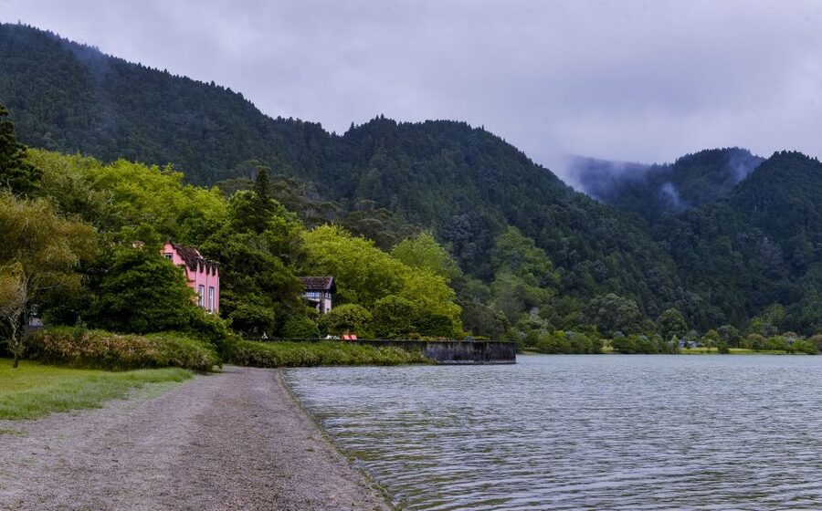 Furnas: Tea Plantations, Lake and Volcano Guided Tour - Vila Franca do Campo supplies two quick coastal views