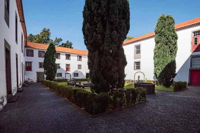 Hidden Funchal: Stories & Secrets Tour - Through quiet streets and Funchal’s English quarter