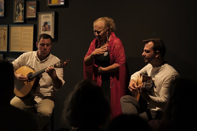 Ideal Clube de Fado - An hour of traditional Fado