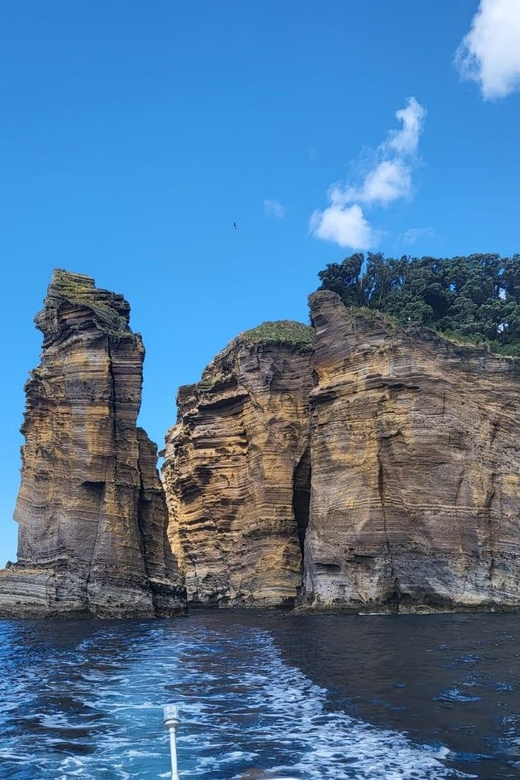 Islet Tour- Ilhéu de Vila Franca do Campo - The guides make the short ride feel personal
