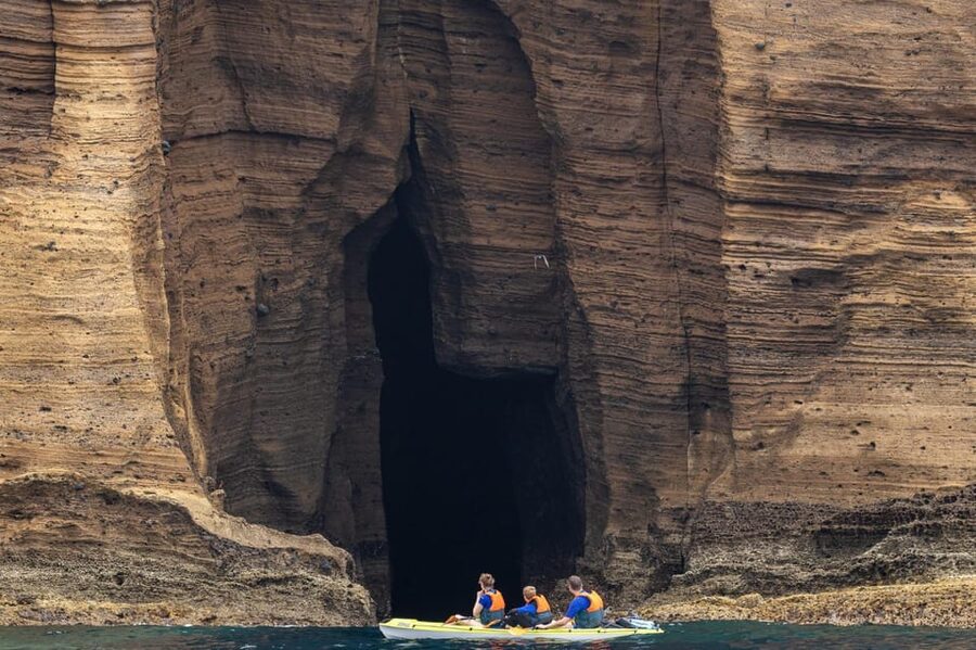Kayak Guided Tour: Vila Franca do Campo Islet - Reaching the Princess Ring Islet