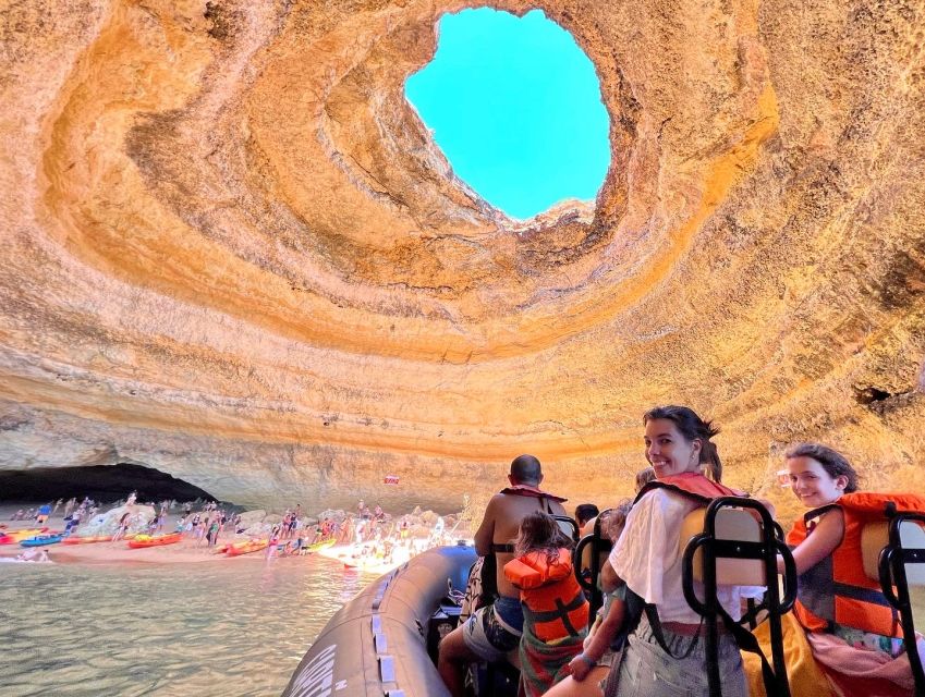 Lagoa: Dolphin Watching & Benagil Tour with Biologist Guide - A quiet bay for a 15-minute swim