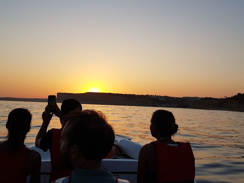 Lagos: Guided Ponta da Piedade Sunset Boat Tour - The final sunset from the water