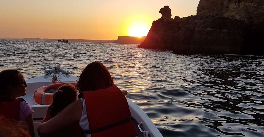 Lagos: Guided Ponta da Piedade Sunset Boat Tour - The first coastal views from Lagos