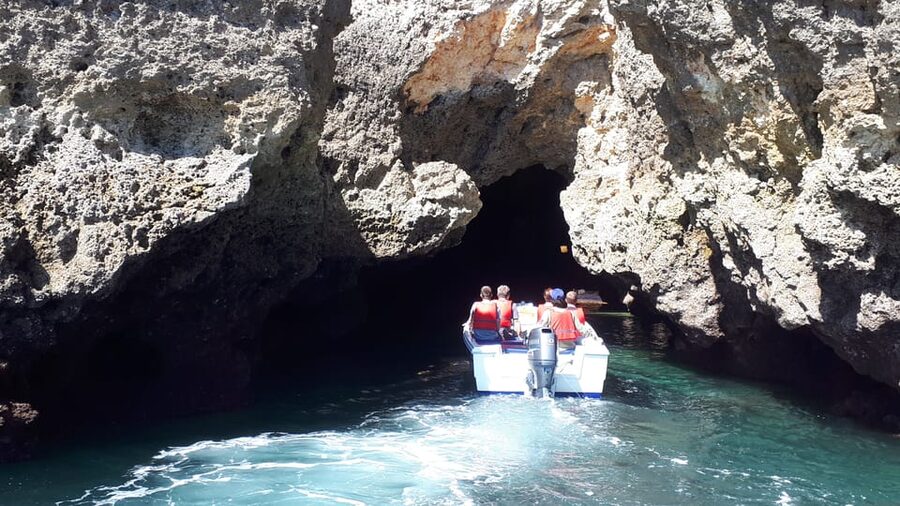 Lagos: Ponta da Piedade Grotto 1-Hour Tour with Local Guide - Why the boat size changes the experience