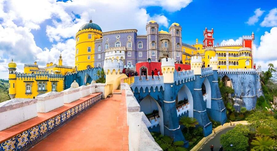 Lisboa: Sintra, Pena Palace, Cabo da Roca Coast and Cascais - From Lisbon to Sintra in a comfortable van