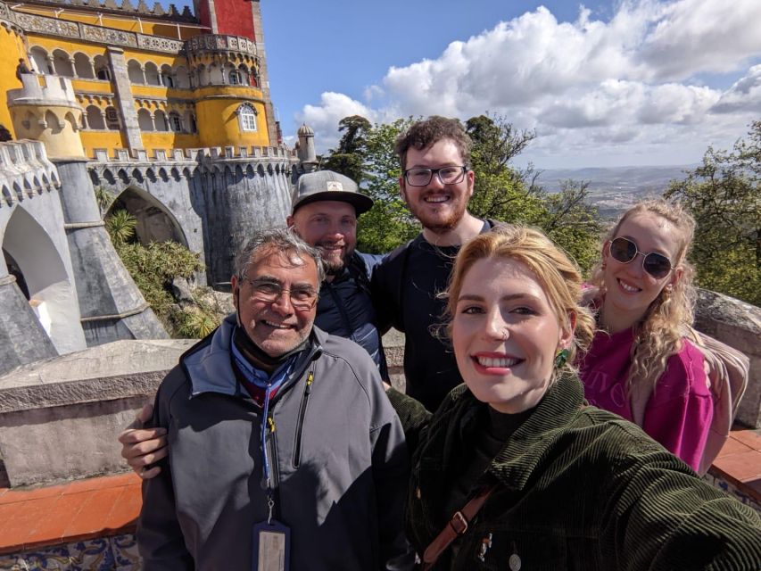 Lisboa: Sintra, Pena Palace, Cascais and Cabo da Roca - Pena Palace and the hills above Sintra