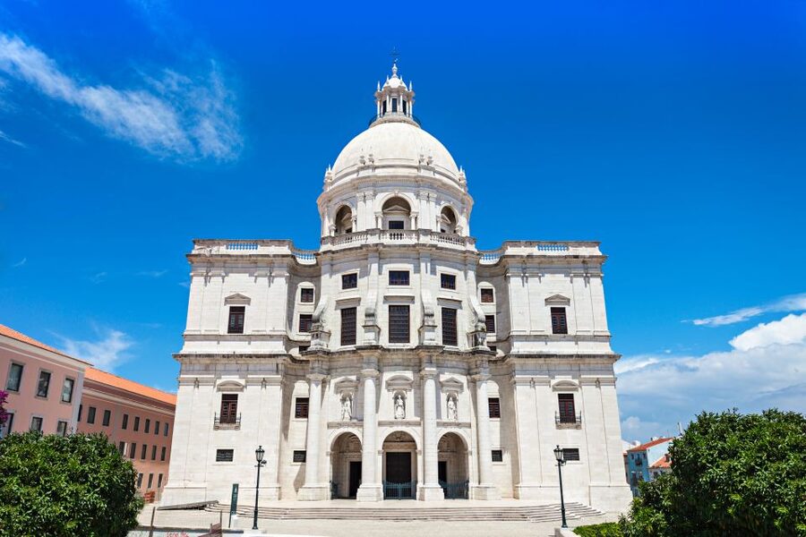 Lisbon: 1-or 2-Day Hop-On Hop-Off Bus Tour - What the audio guide adds