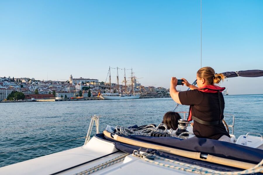 Lisbon: 1 or 2-Hour Cruise along the Tagus River - What the skipper adds