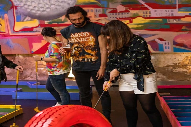 Lisbon: 18-Hole Indoor Minigolf Ticket with Bar Area - Key points to know before you book