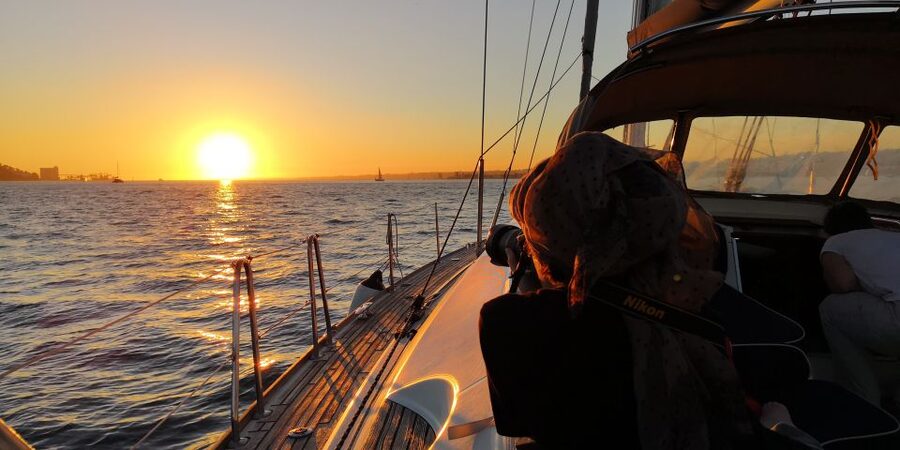 Lisbon: 2-Hour Sunset Sailing Tour on Luxury Sailing Yacht - The sunset finish with sparkling wine