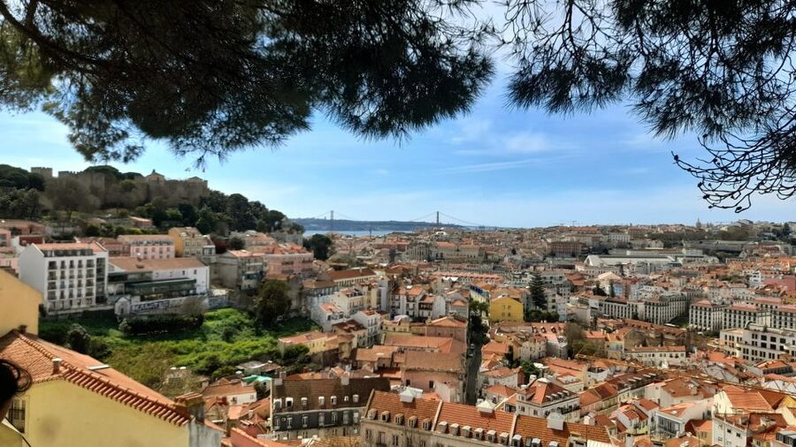 Lisbon: 3-Hour Sightseeing Tour by Tuk-Tuk - A three-hour overview, not a full sightseeing day