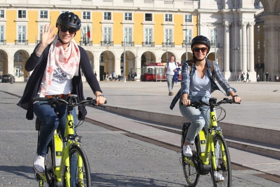 Lisbon: 3-Hour Tour by E-Bike - Rolling down into Alfama