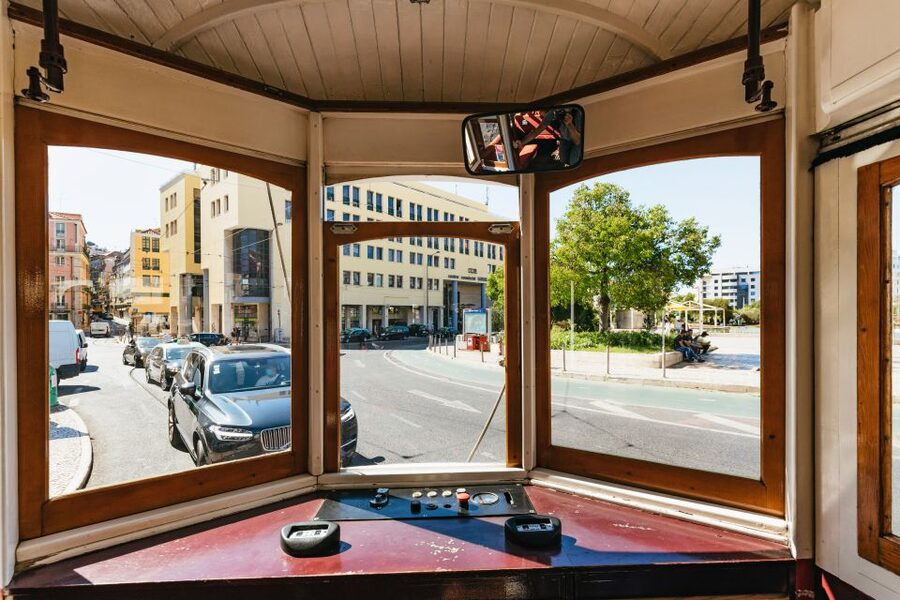 Lisbon: 72/96-Hour Hop-On Hop-Off Bus, Tram & Boat Ticket - The Yellow Boat and Lisbon from the Tagus