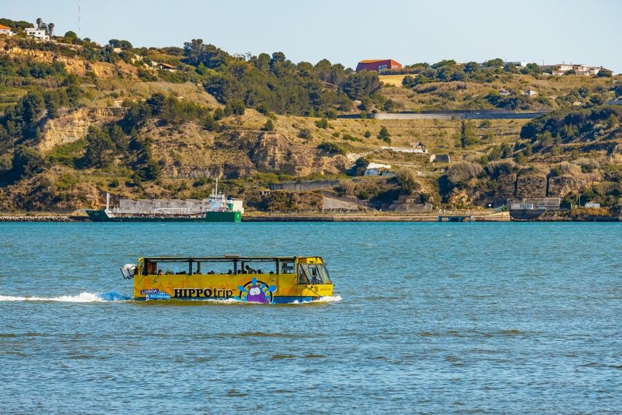 Lisbon: Amphibious Sightseeing Tour - Why the guides matter so much