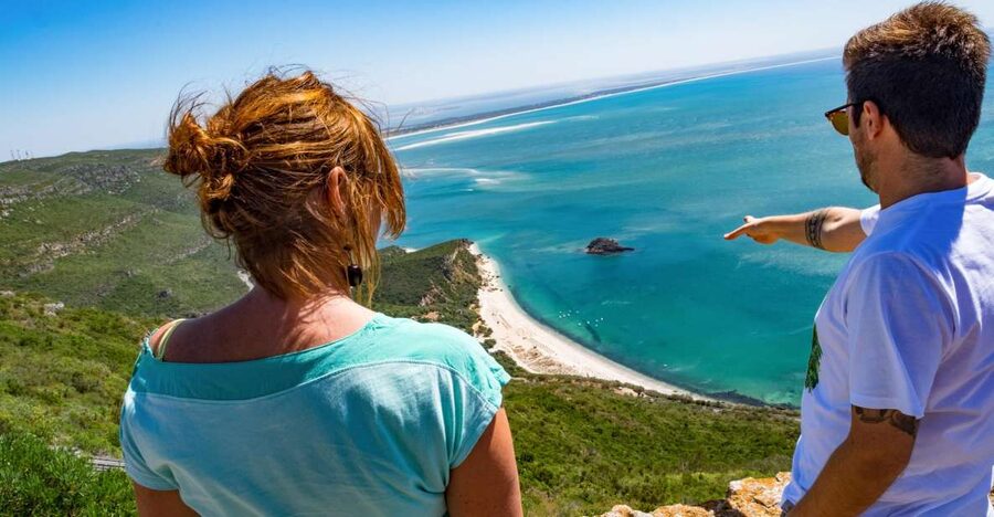 Lisbon: Arrábida Natural Park and Sesimbra Day Trip - Meco Beach and the western edge of the park