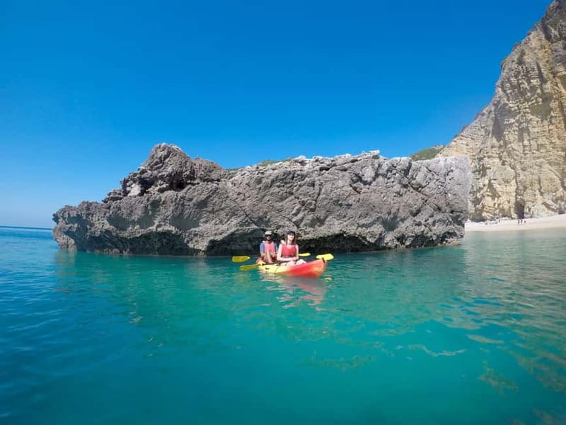 Lisbon: Arrabida Park Kayak Tour with Beach Picnic - The return paddle and changing after the water
