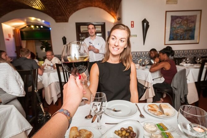 Lisbon: Authentic Fado Show, Dinner and Night Tour - Why this evening works well in Lisbon