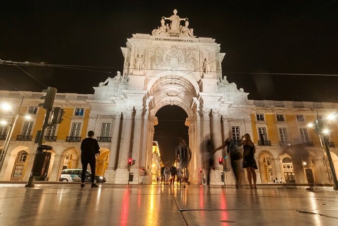 Lisbon: Authentic Fado Show, Dinner and Night Tour - A short look at the National Pantheon