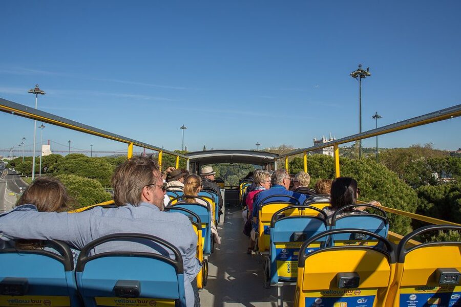 Lisbon: Boat Tour Ticket and Hop-on Hop-off 48-Hour Bus. - The pink Modern Lisbon route reaches the eastern waterfront