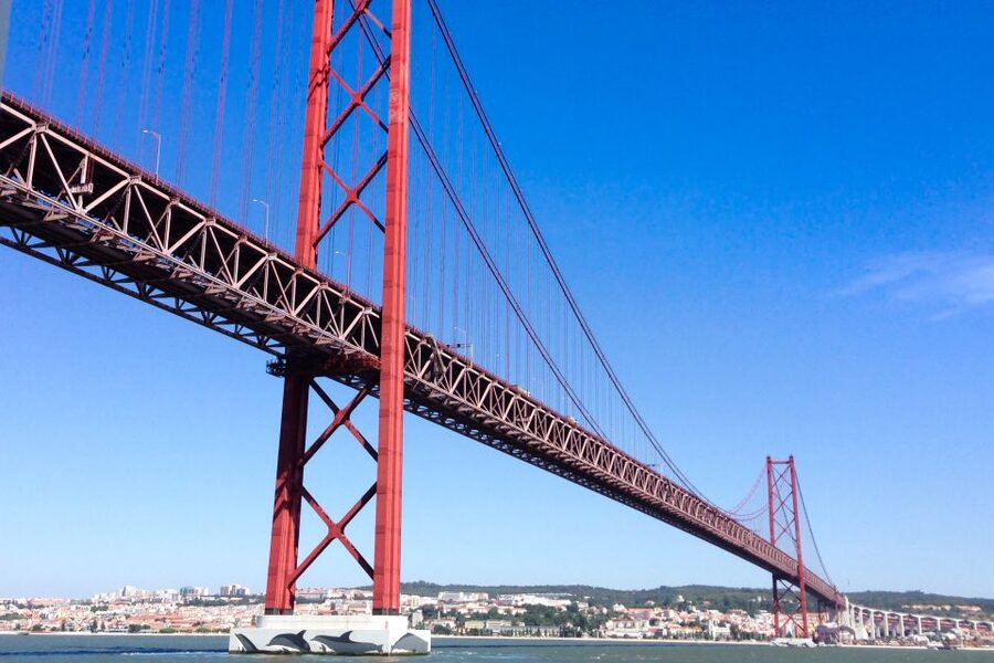Lisbon: Boat Tour Ticket and Hop-on Hop-off 48-Hour Bus. - The Yellow Boat is the highlight for many people