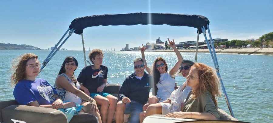 Lisbon: Boat Tour with Champagne - Modern Belém along the Tagus