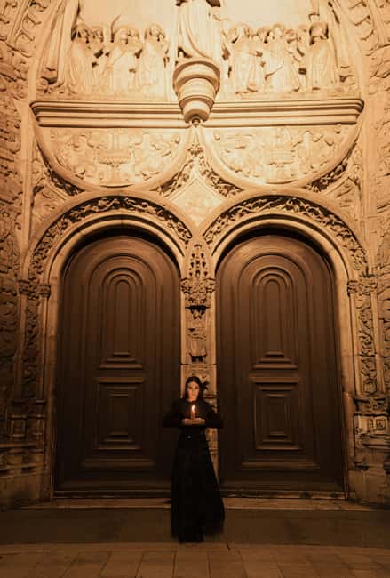 Lisbon by Night: Guided Walking Tour - The Unholy Secrets - Starting beside the lantern in Rossio