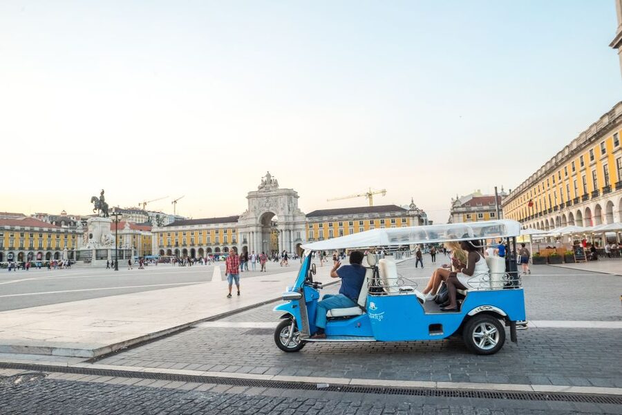 Lisbon by Tuk Tuk Guided Tour: City of Neighborhoods - What the guide adds to the experience