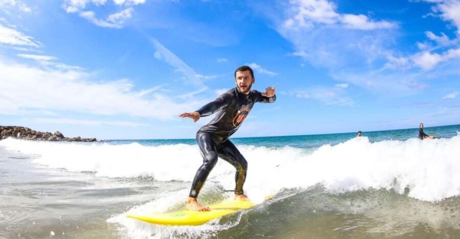 Lisbon: Capafórnia Surf Experience - The value of the board, wetsuit, and instruction