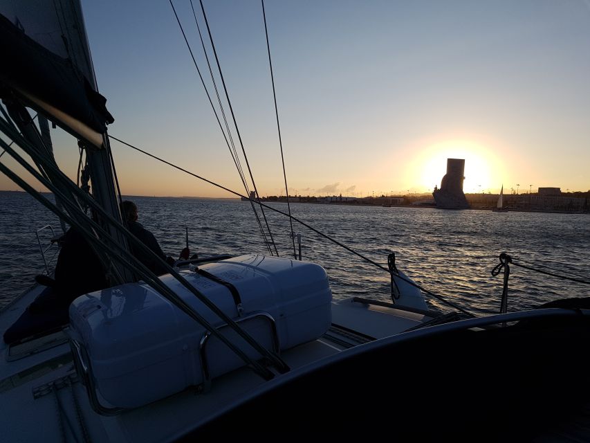 Lisbon: City Skyline Sailboat Cruise with Drink and Snacks - Crossing to Cacilhas and Cristo Rei