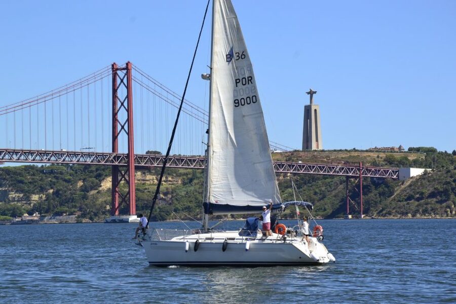 Lisbon: Day and Sunset Tour on the Tagus River - Drinks, snacks, blankets, and onboard comfort