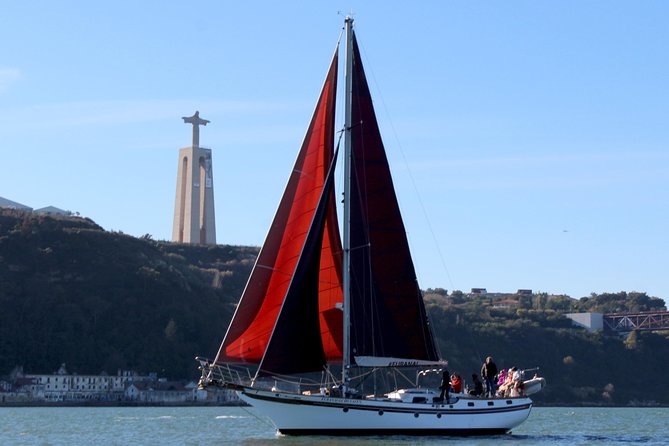 Lisbon: Daylight or Sunset on a Vintage Sailboat - The crew makes the difference