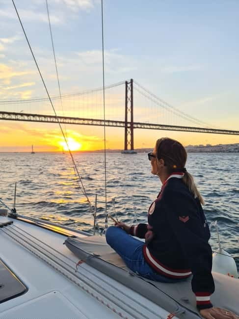 Lisbon: Daytime or Sunset Boat Cruise with History and Wine - From Belém to the Monument to the Discoveries