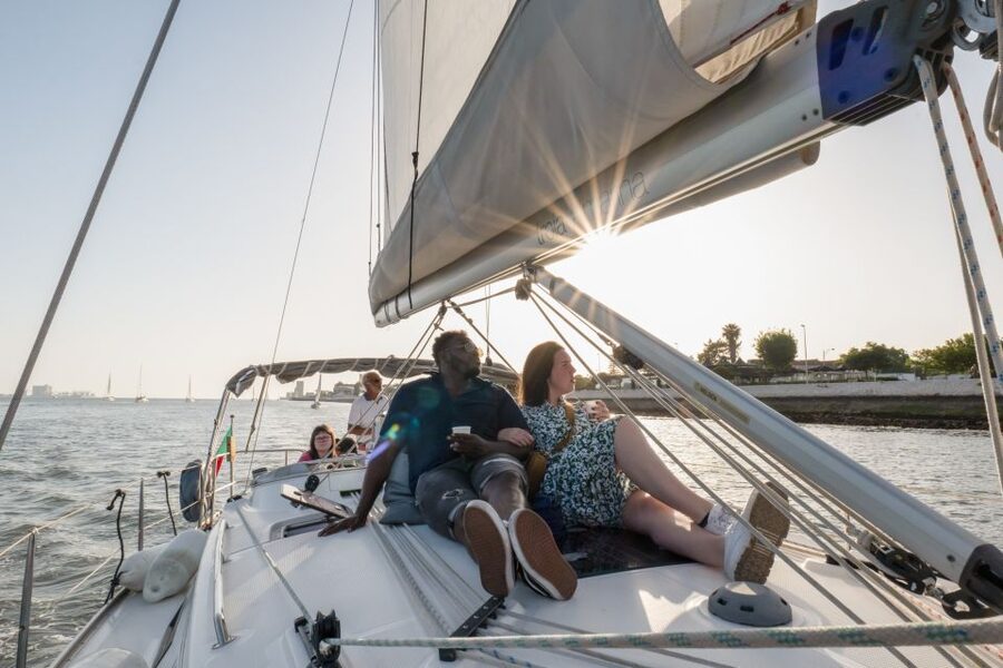 Lisbon: Daytime/Sunset/Night City Sailboat Tour with Drink - Key points before you book