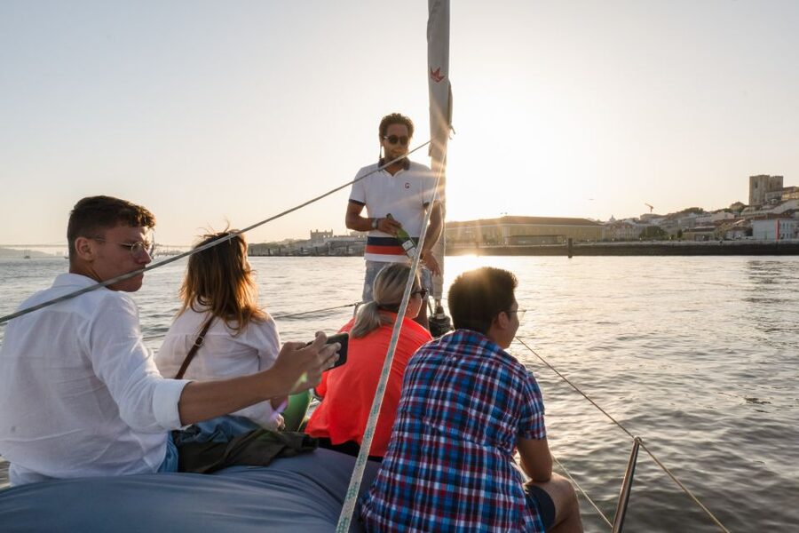 Lisbon: Daytime/Sunset/Night City Sailboat Tour with Drink - Starting at Gate 1 in Belém