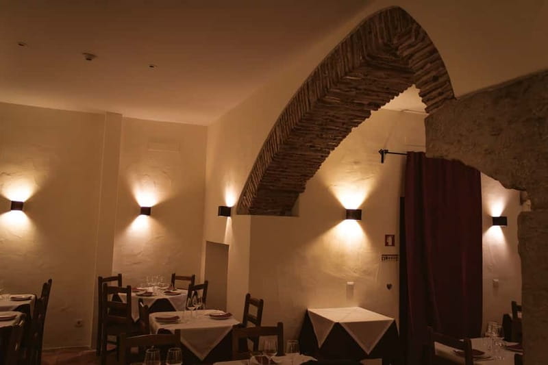 Lisbon: Dinner with Fado Show with the Rising Stars of Fado - A close-up Fado night in Lisbon