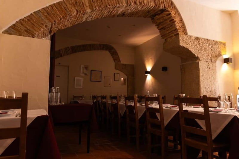 Lisbon: Dinner with Fado Show with the Rising Stars of Fado - Getting there and planning the evening