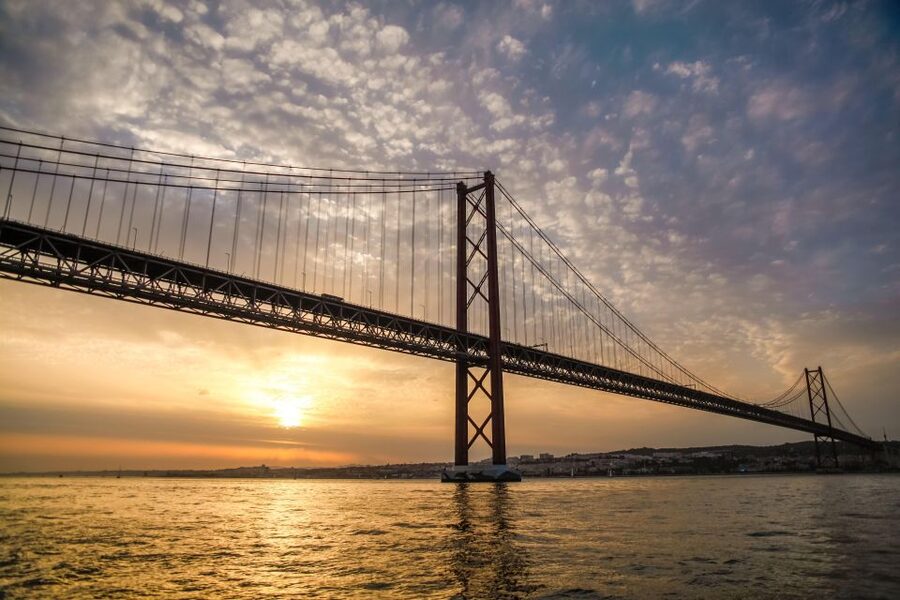 Lisbon: Disco Night Cruise with DJ and Open Bar - Christ the King from the water
