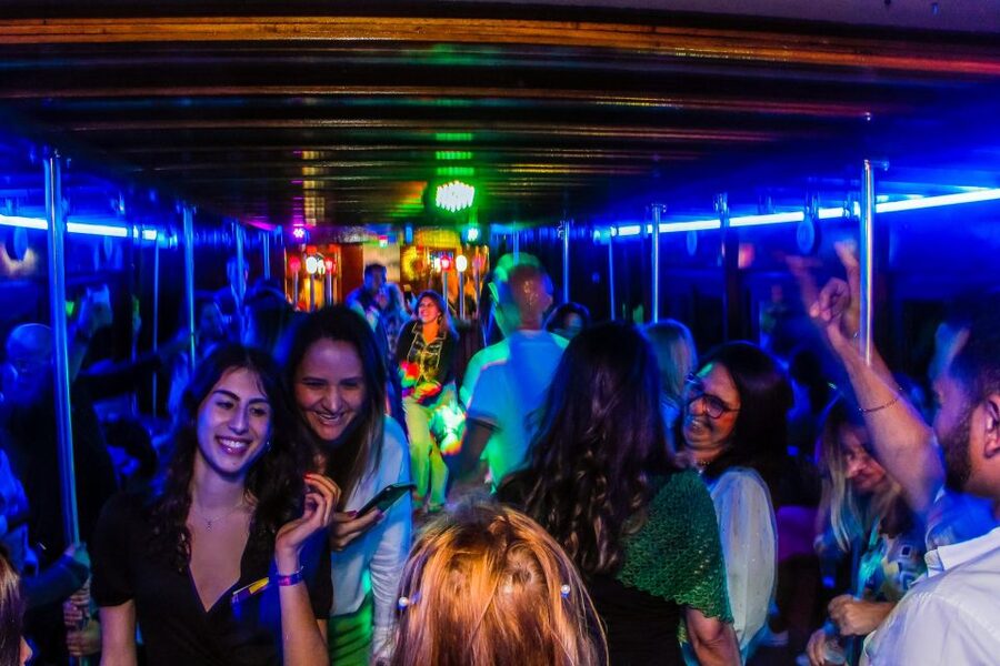 Lisbon: Disco Night Cruise with DJ and Open Bar - Belém Tower and the western stretch