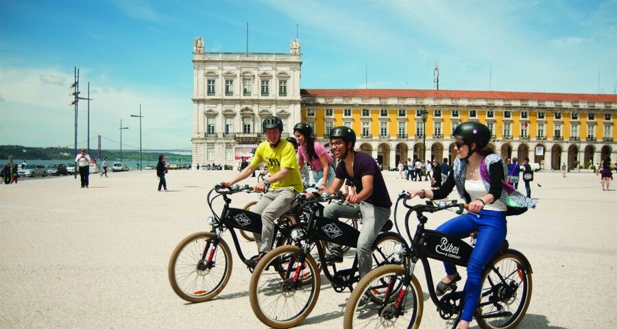 Lisbon: E-Bike Food Tour of Alfama and Old Town - Down into Mouraria, Lisbon’s most mixed neighborhood