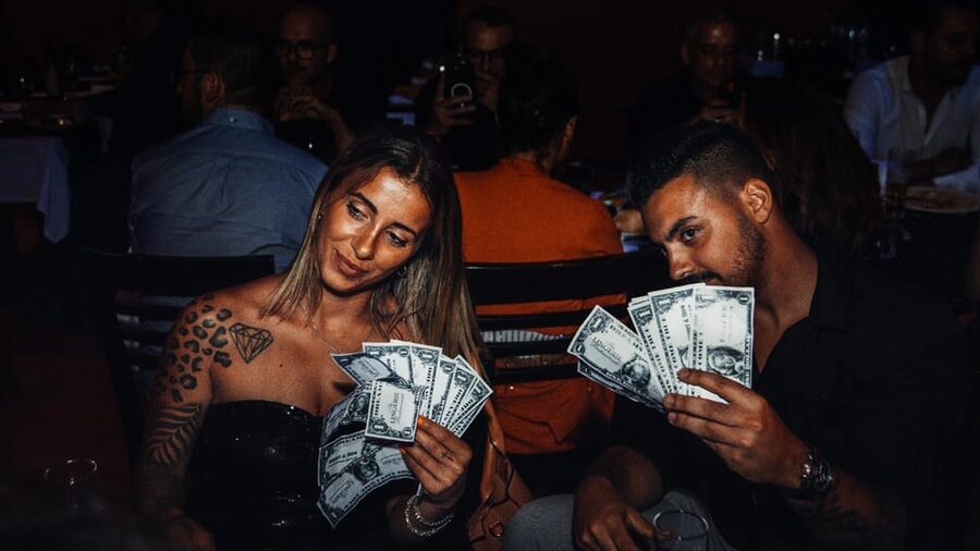 Lisbon: Erotic Cabaret Show and Dinner - Why the wine changes the value