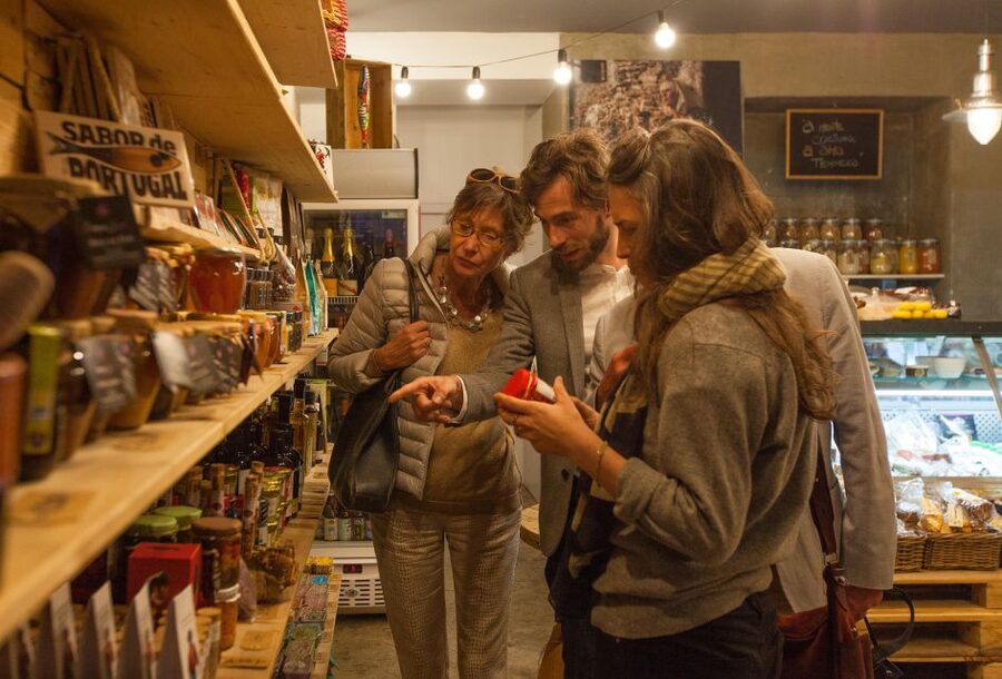 Lisbon: Evening Local Food Crawl with Drink Pairings - Food, history, and local habits along the way
