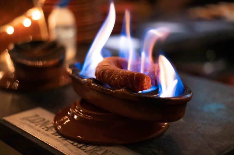 Lisbon: Fado Musical Experience with Portuguese Appetizers - Two hours of singers and strings