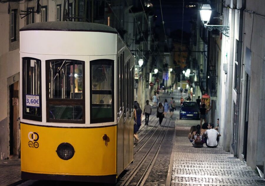 Lisbon: Fado Vadio Tour with Portuguese Tapas - Meeting at Café A Brasileira