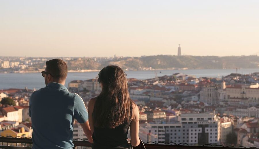Lisbon: Fado Vadio Tour with Portuguese Tapas - Portuguese tapas with the music