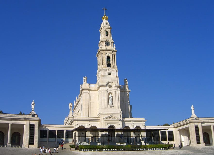 Lisbon: Fátima & Holy Eucaristy Miracle Relic, Spiritual Day - Porta do Sol Garden and the Santarém view