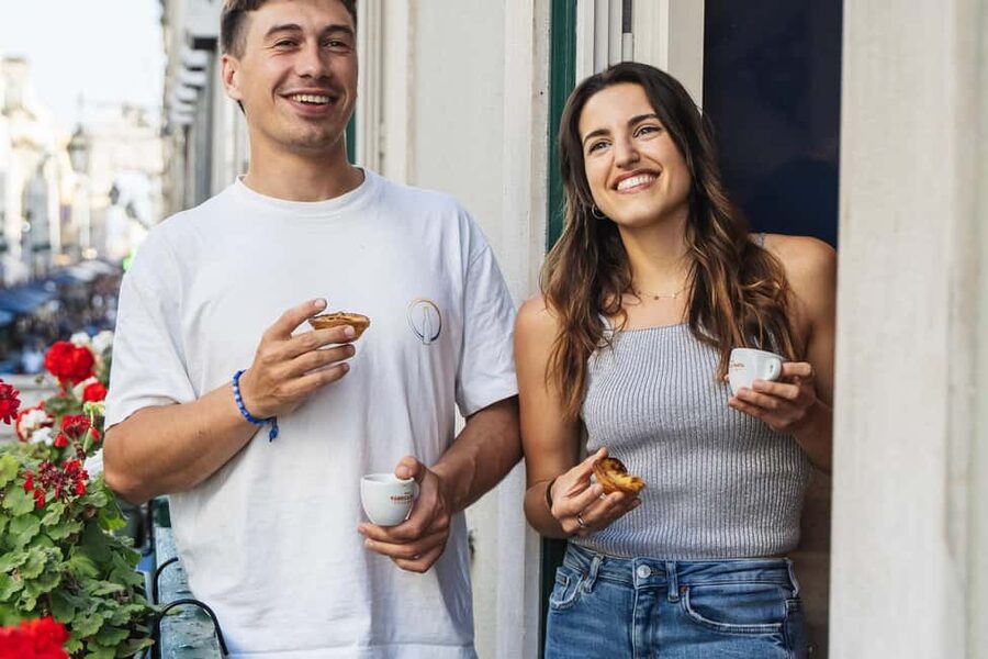 Lisbon: Food Tour with Local Tastings and Drinks - The guides are a major part of the value