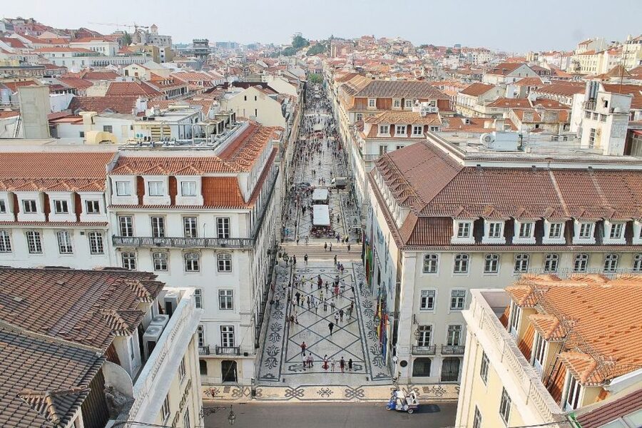 Lisbon: Full-Day Private Walking Sightseeing Tour - What the private format changes